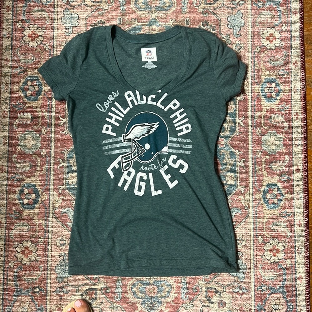 Women’s Eagles Short Sleeve V-Neck T-Shirt